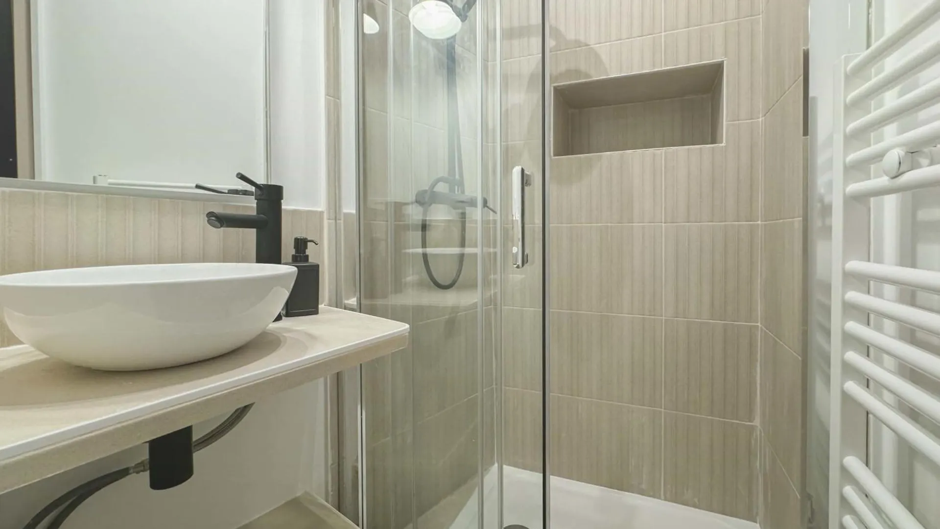 Flexliving - 99 Felix Faure - Whole Apartment Paris France